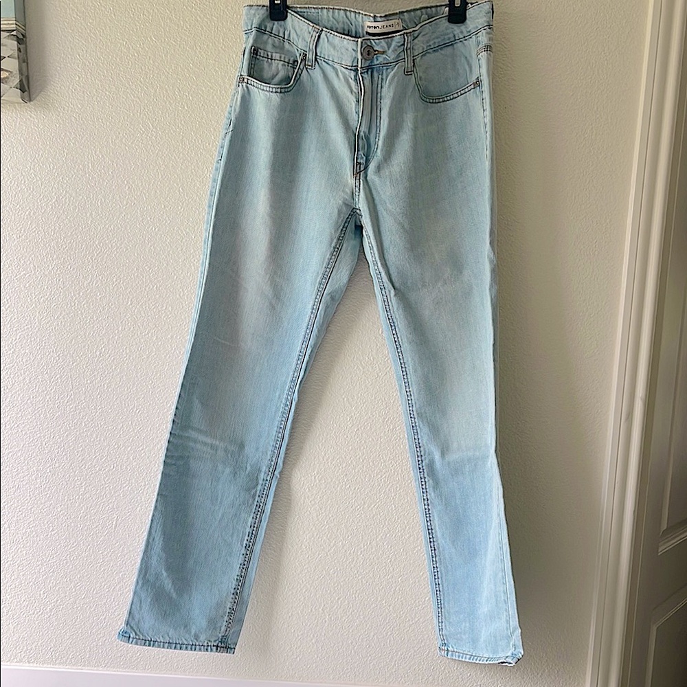 (3 for $19)Men’s Koton Light Blue Straight Leg Jeans. Waist 33, L32